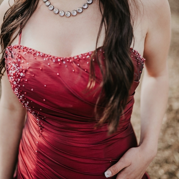 GRAD DRESS - Picture 3 of 4